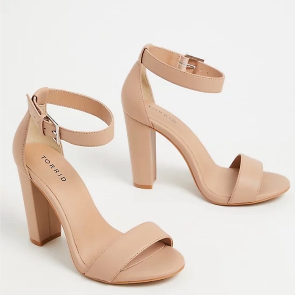 TORRID Nude leather chunk heel strappy sandal size 8W